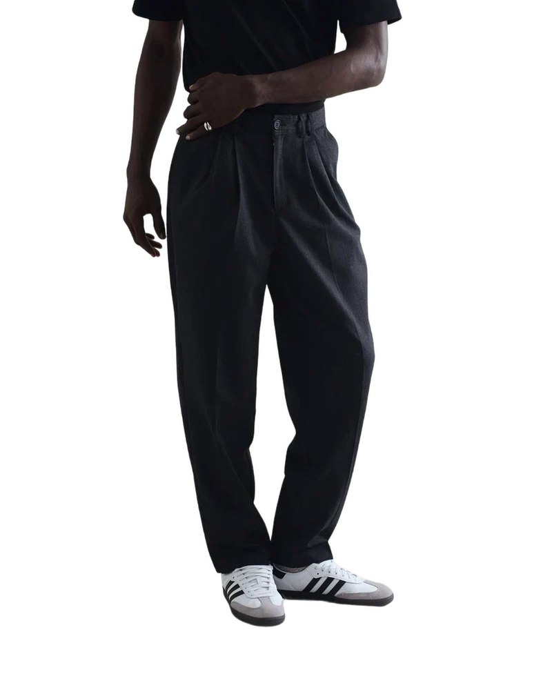 Raleigh Pleat Trouser In Charcoal