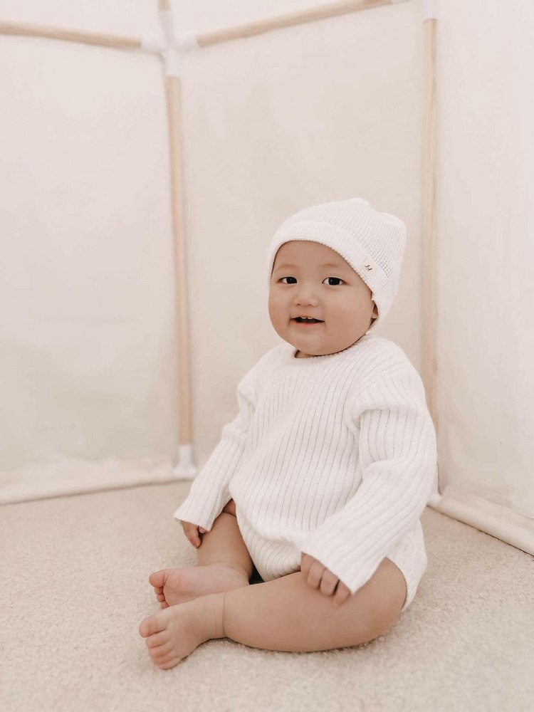 Luna + Luca Knotted Hat – White