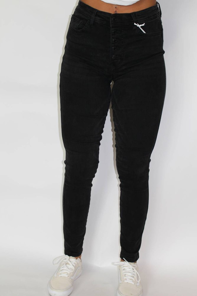 Haylie High Rise Skinny Jeans In Black 7765067235388