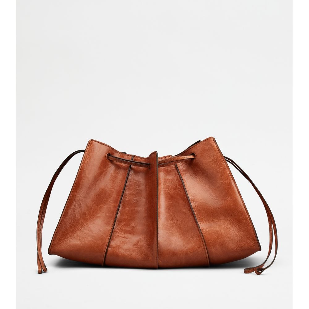 Bucket Bag in Leather Medium