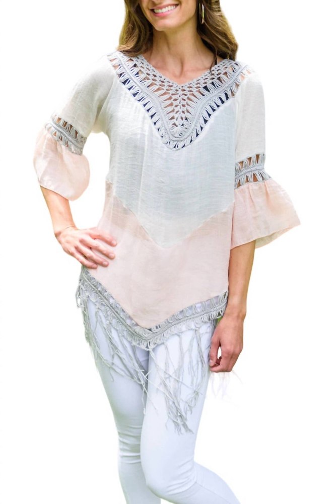 Get Me Started Poncho In White/blush 7707833139260